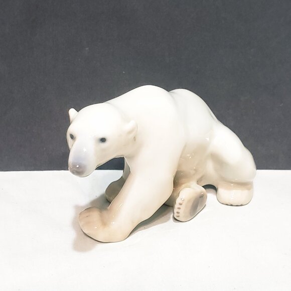 Bing & Grondahl Denmark Polar Bear Resting Figurine #2217 Svend Jespersen 2" - Picture 1 of 7